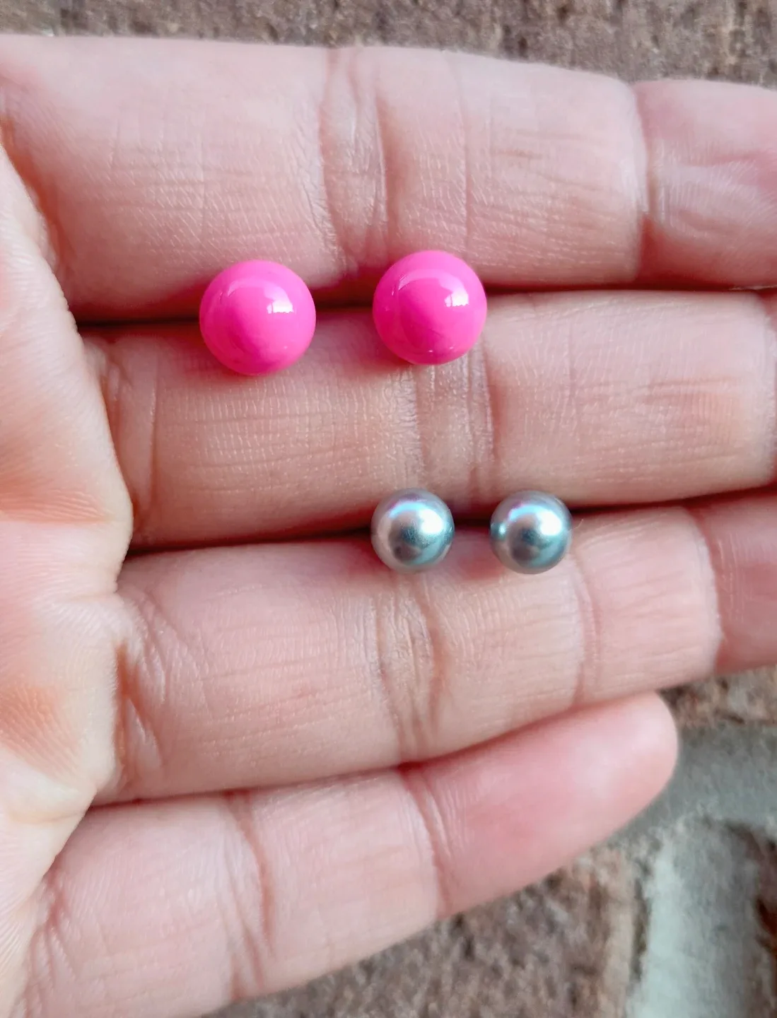 Stud Earrings image indicator(2)