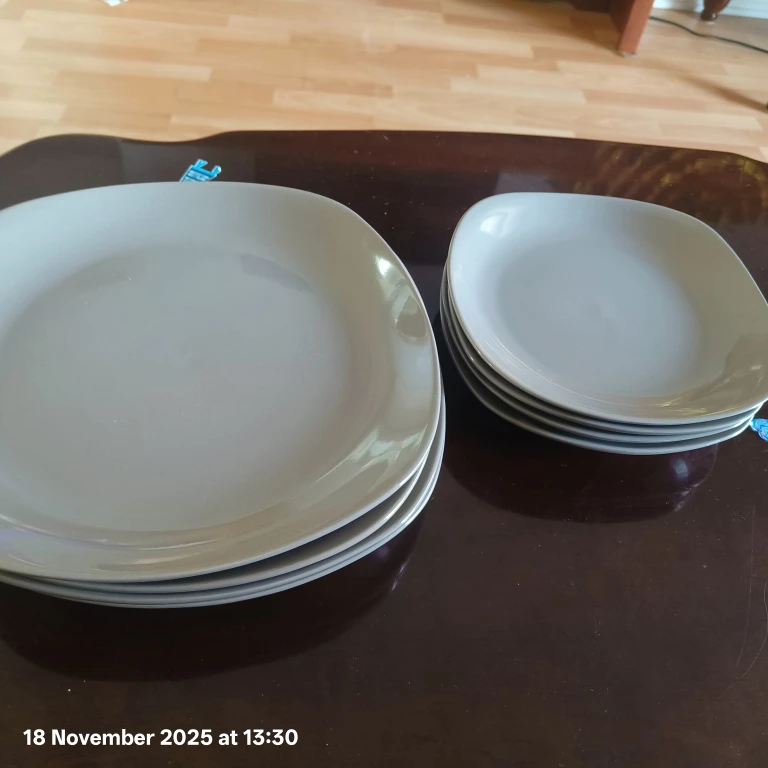 Square Dinner Plates - Set of 8 (4 small and 4 big) - photo 2