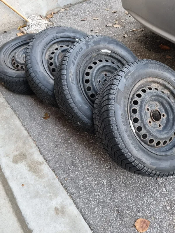 Pirelli Ice Zero FR Studless Winter Tires 195/65 R15 image indicator(5)