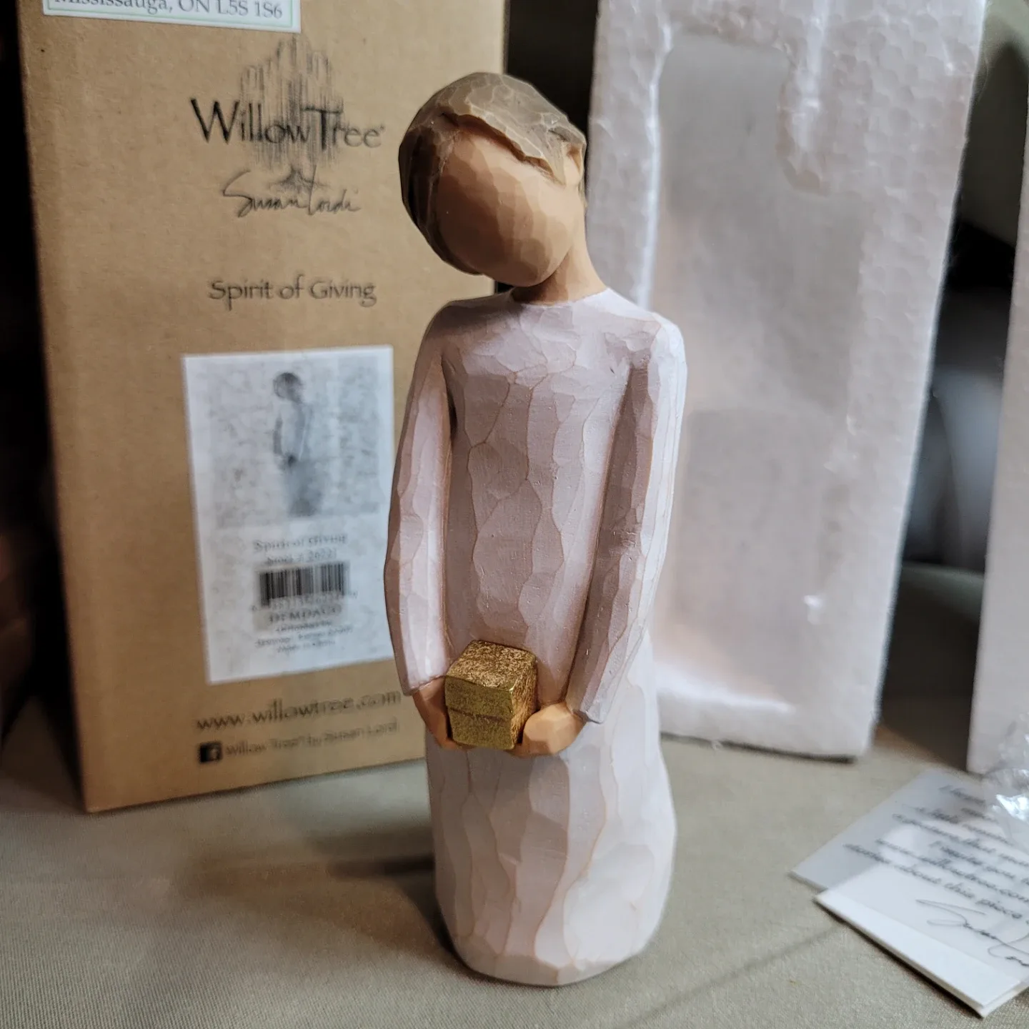 5 1/2" Willow Tree “Spirit of Giving“ Figurine Demdaco 2008 image indicator(2)