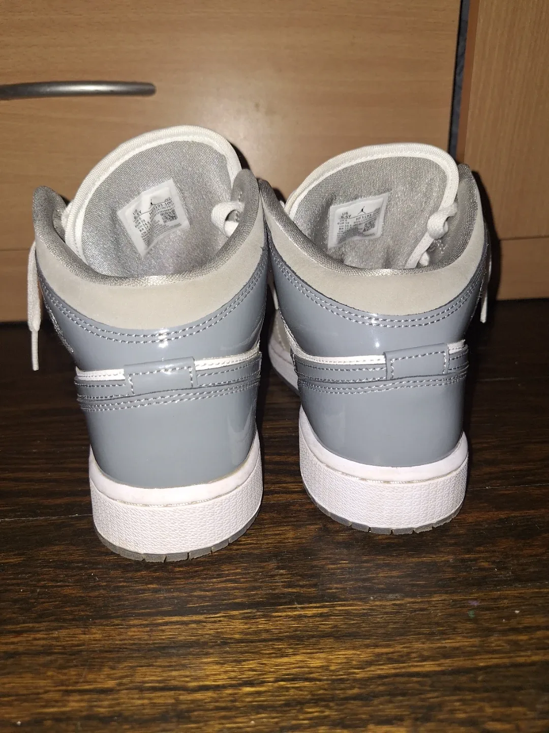 Air Jordan 1 Mid SE Particle Grey image indicator(5)