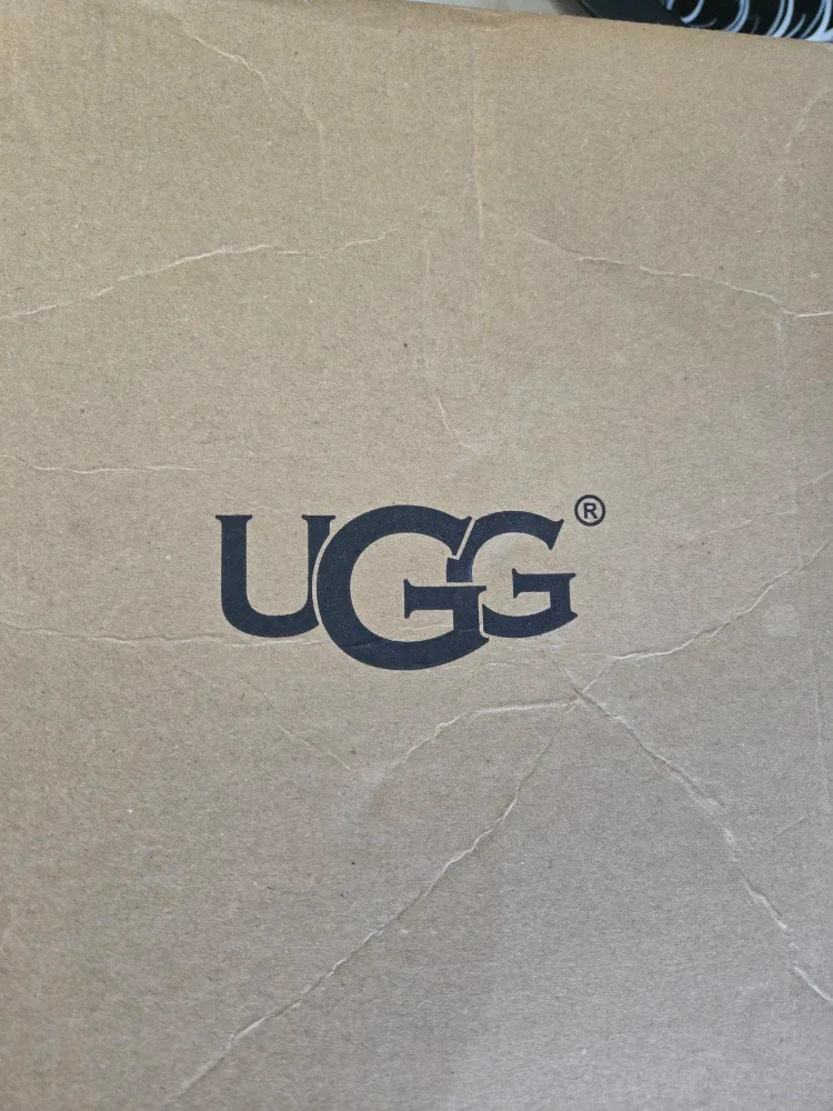 UGG W Classic Ultra Mini Platform Boots - Size 7 image indicator(4)