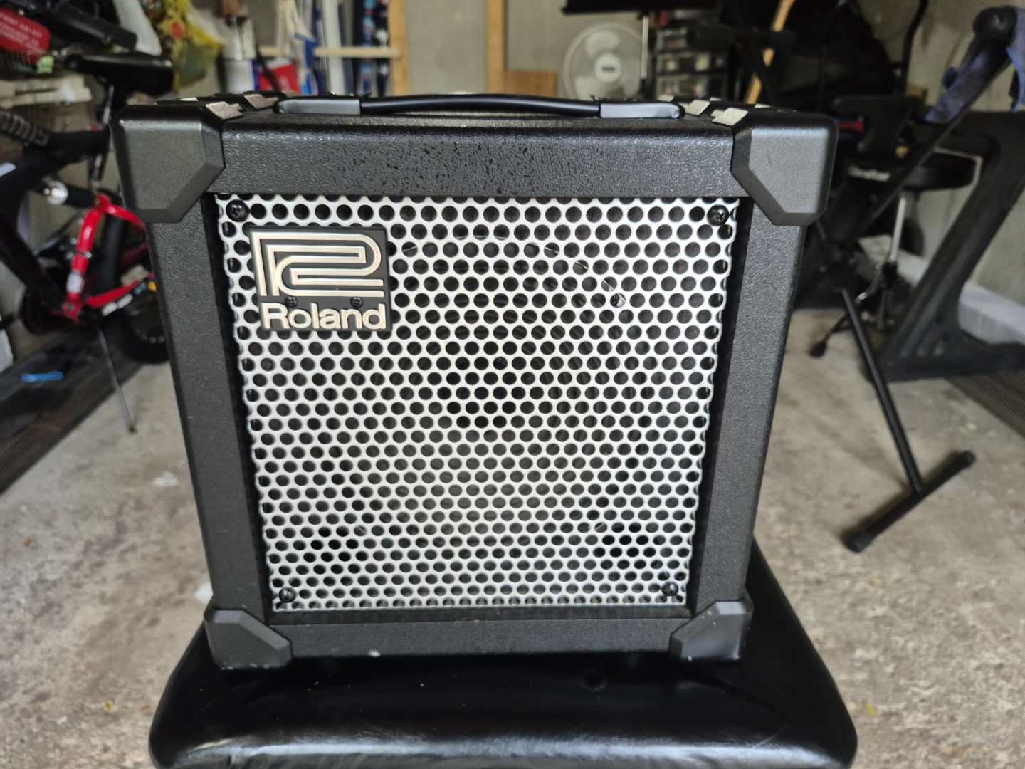Roland Cube 15XL Guitar Amplifier - photo 3