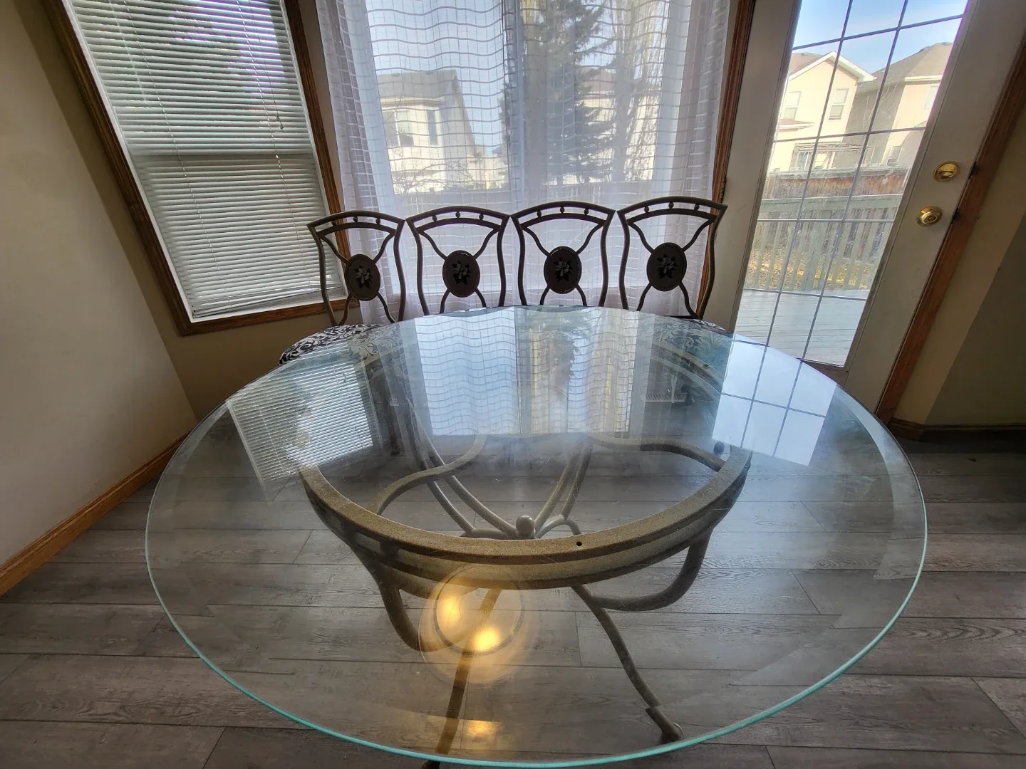 Dining Table with Four Chairs - Excellent Condition image indicator(5)