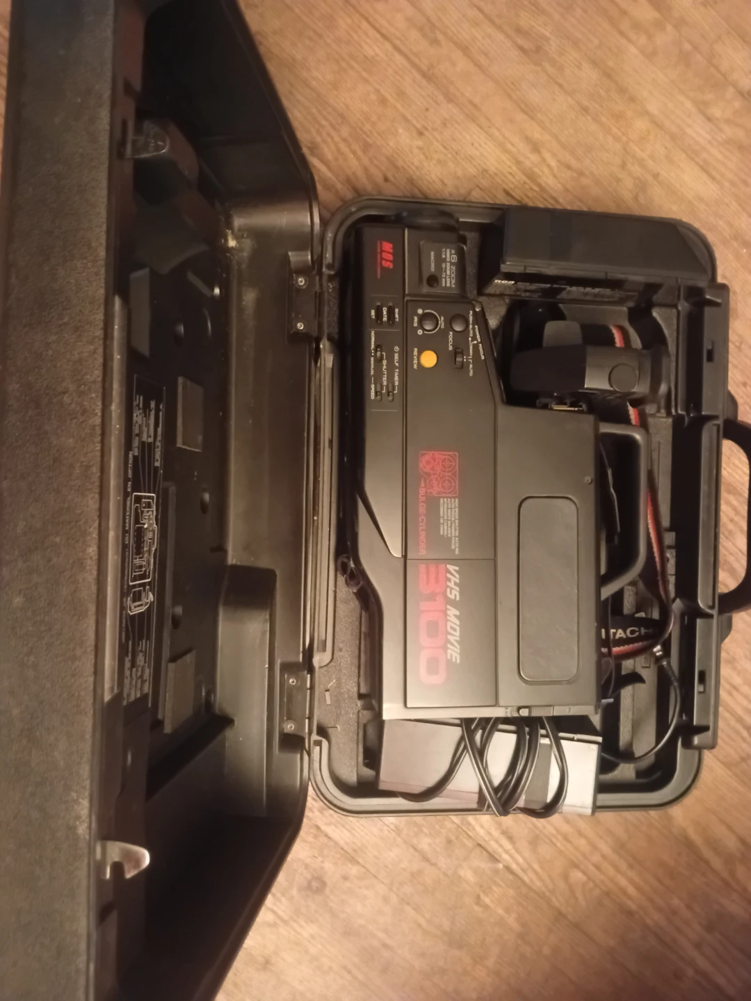 Hitachi VM-3100A VHS Movie Camcorder with Case