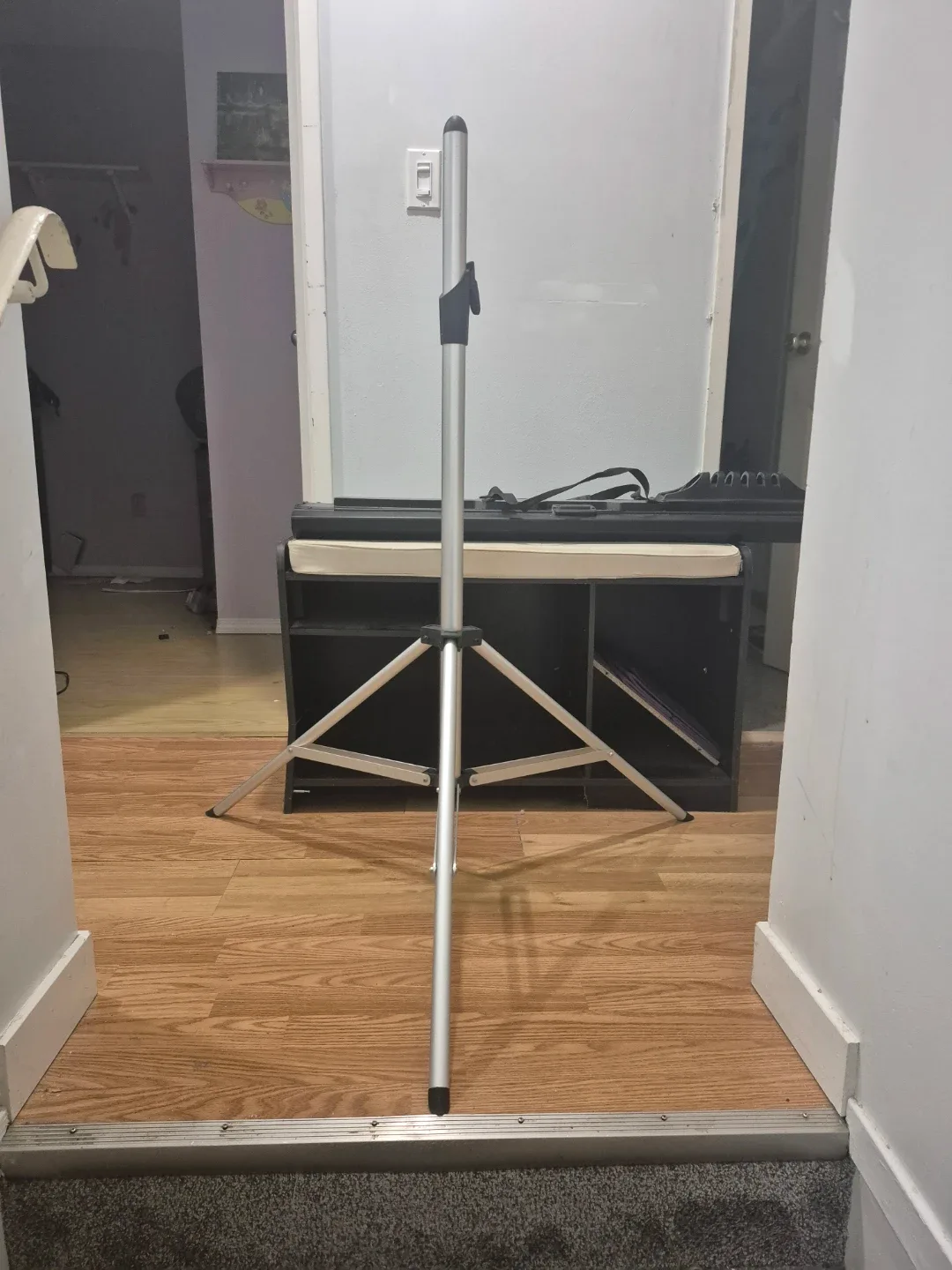 Portable Projector Screen with Stand image indicator(5)