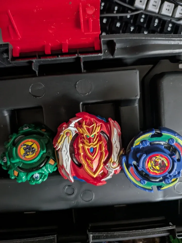 Beyblade Burst Loot Box With Stadium image indicator(3)