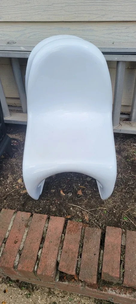 Set of 3 White Tulip Chairs image indicator(2)