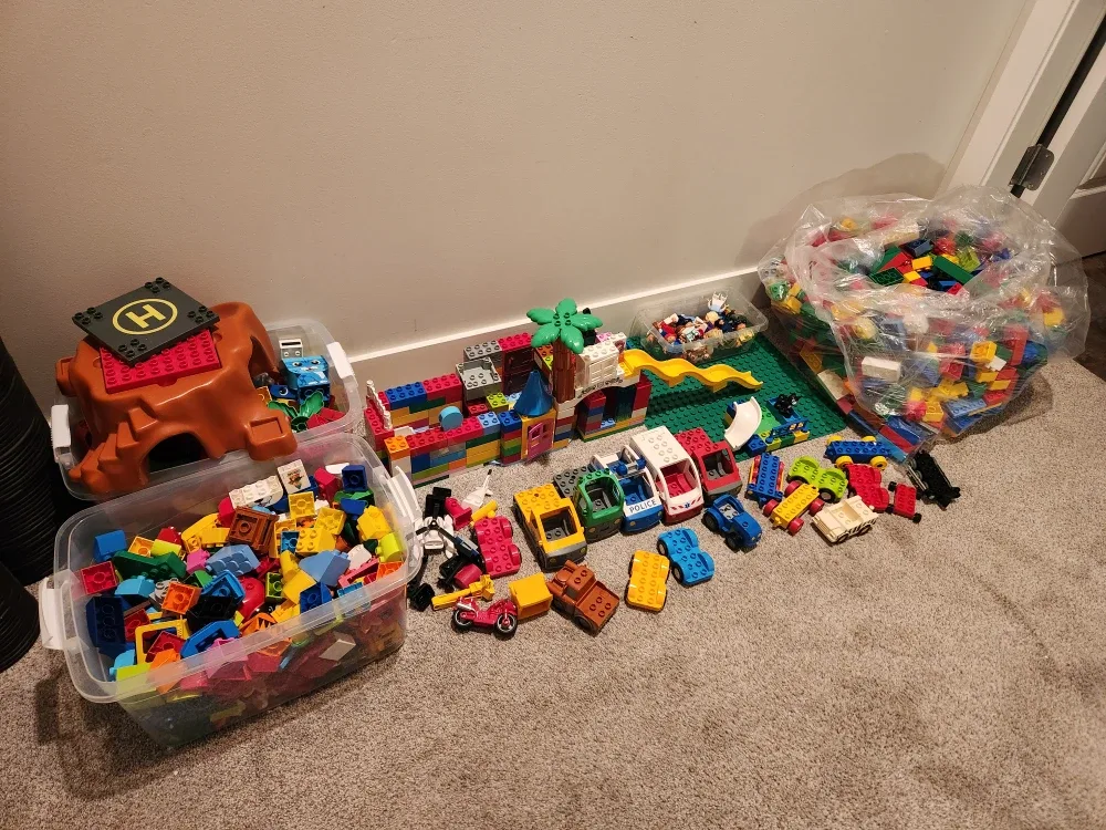 Large Collection of LEGO Bricks & Sets