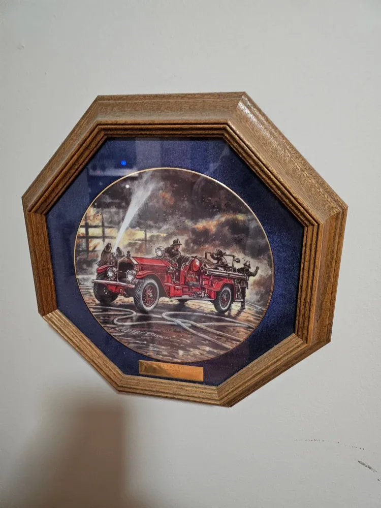 Firefighter Figurines & Decor image indicator(4)