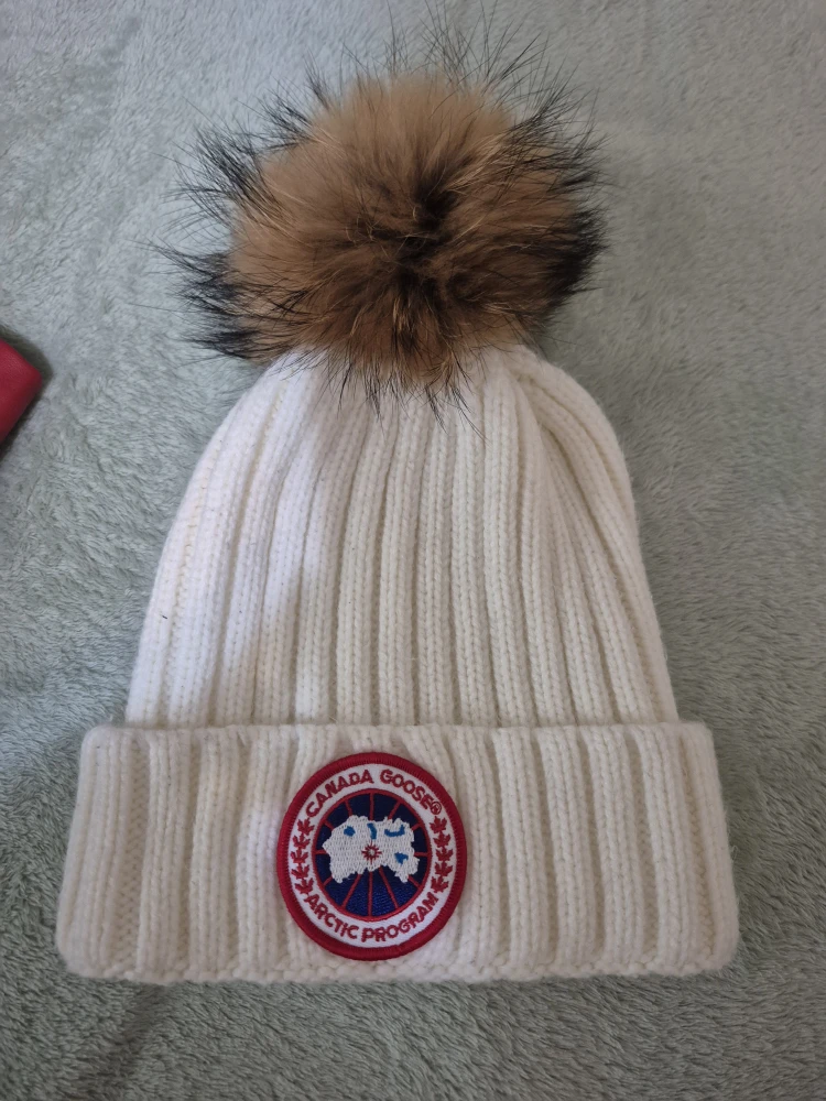Canada Goose Pom Pom Toque - Cream