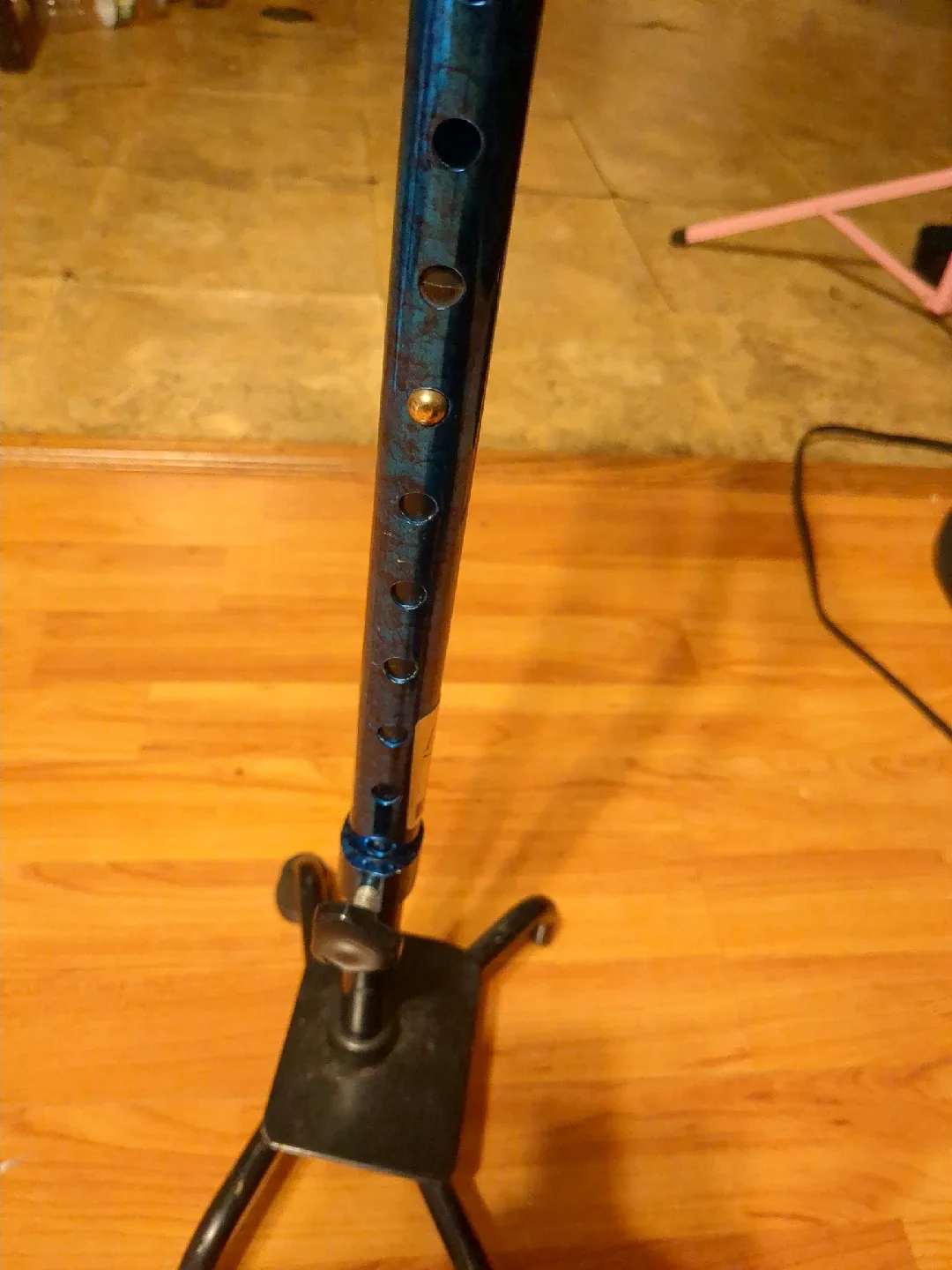 Lighthouse Medical Blue Adjustable Quad Cane image indicator(3)