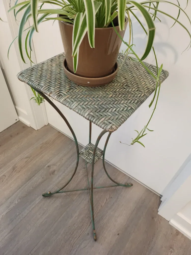 Vintage Metal Plant Pot & Stand image indicator(4)