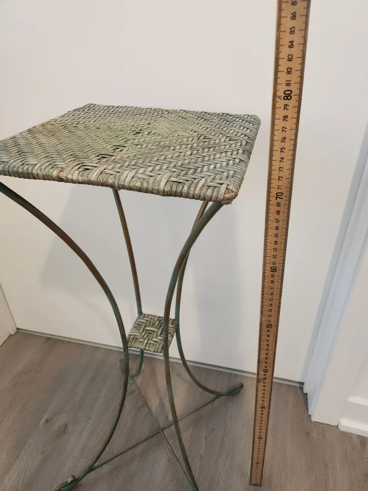 Vintage Metal Plant Pot & Stand image indicator(6)