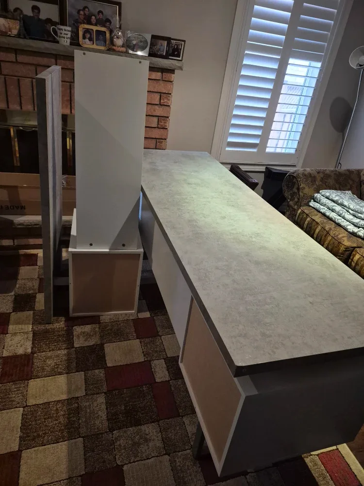 L-Shaped Desk with White Drawers image indicator(4)