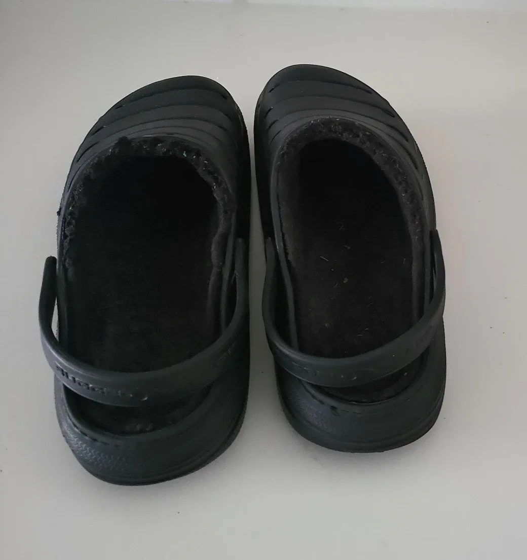 Hugger Shark Clogs size 11 image indicator(7)
