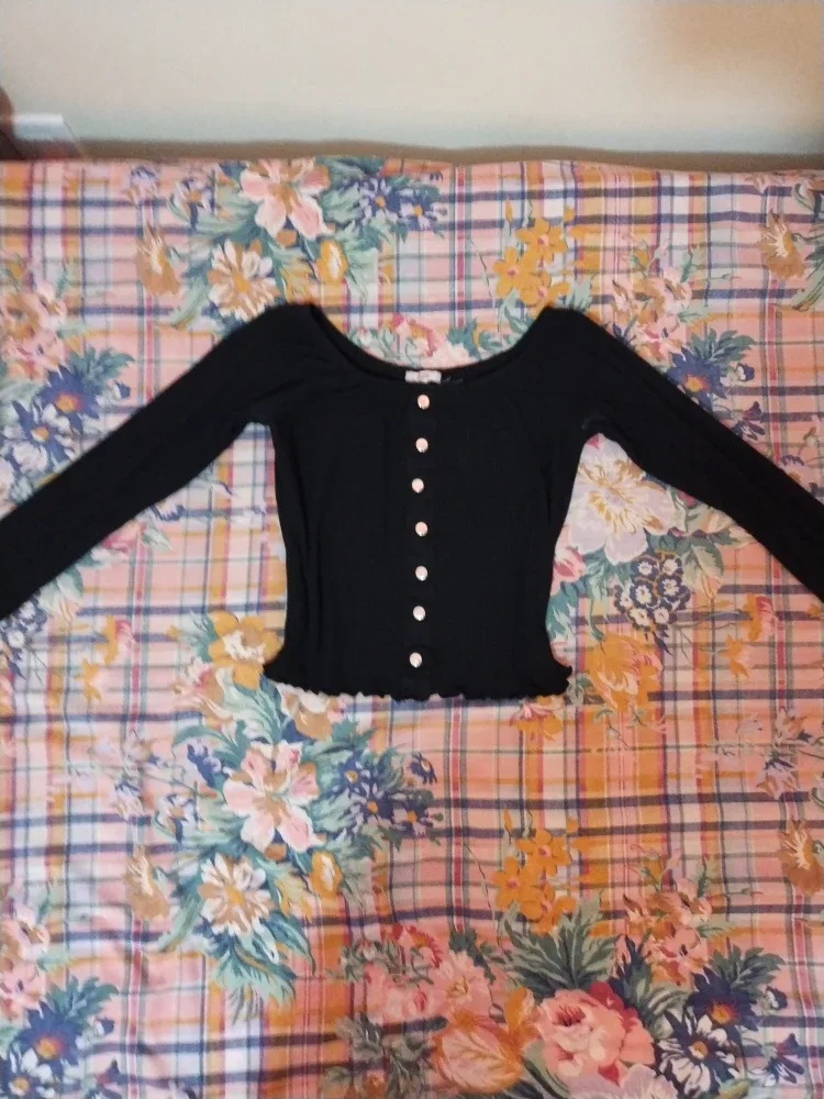 Black Long Sleeve Crop Top image indicator(2)