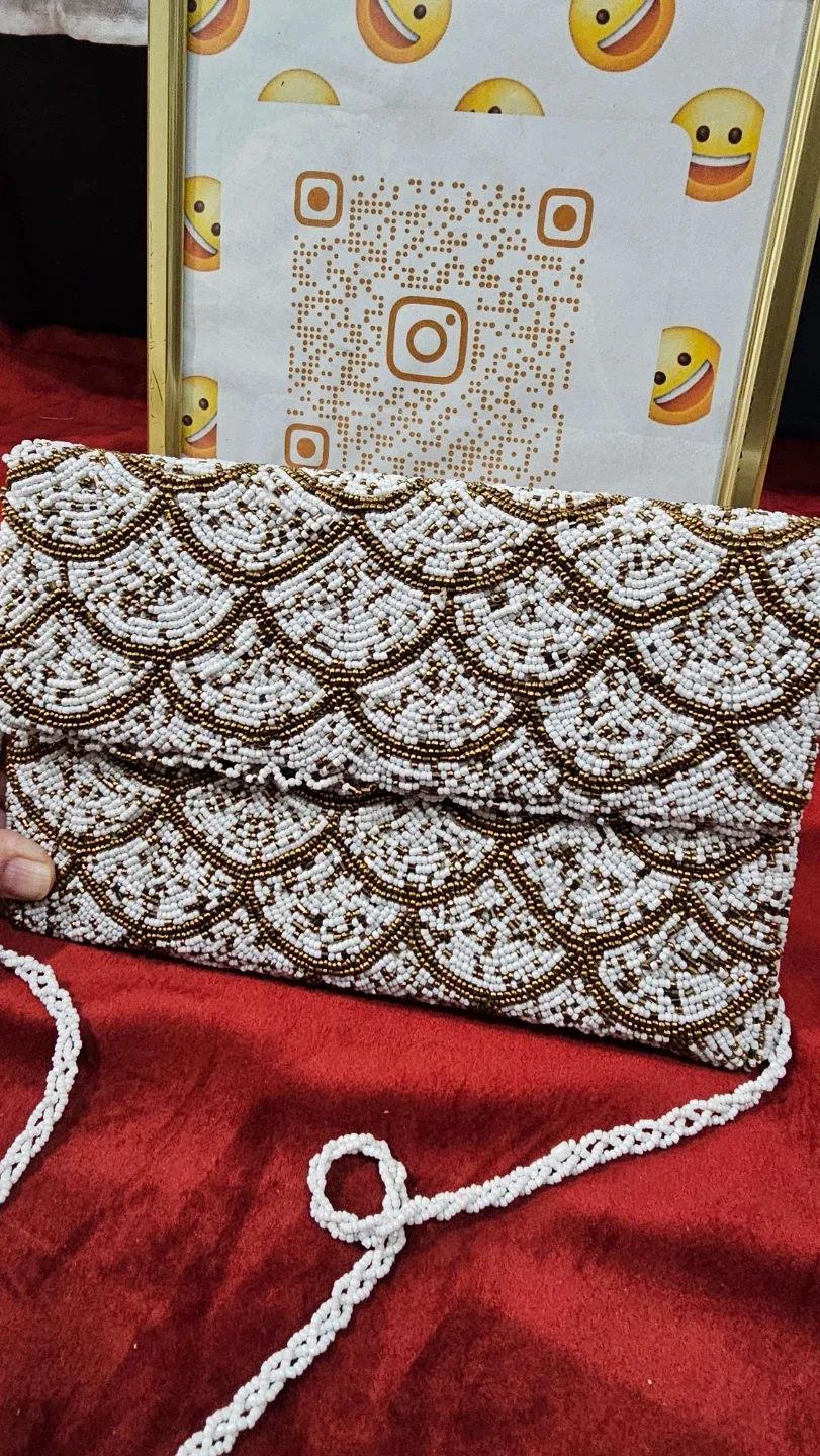 Beaded Clutch Purse image indicator(6)