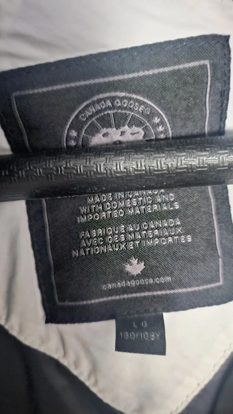 Canada Goose Jacket - Size Large image indicator(2)