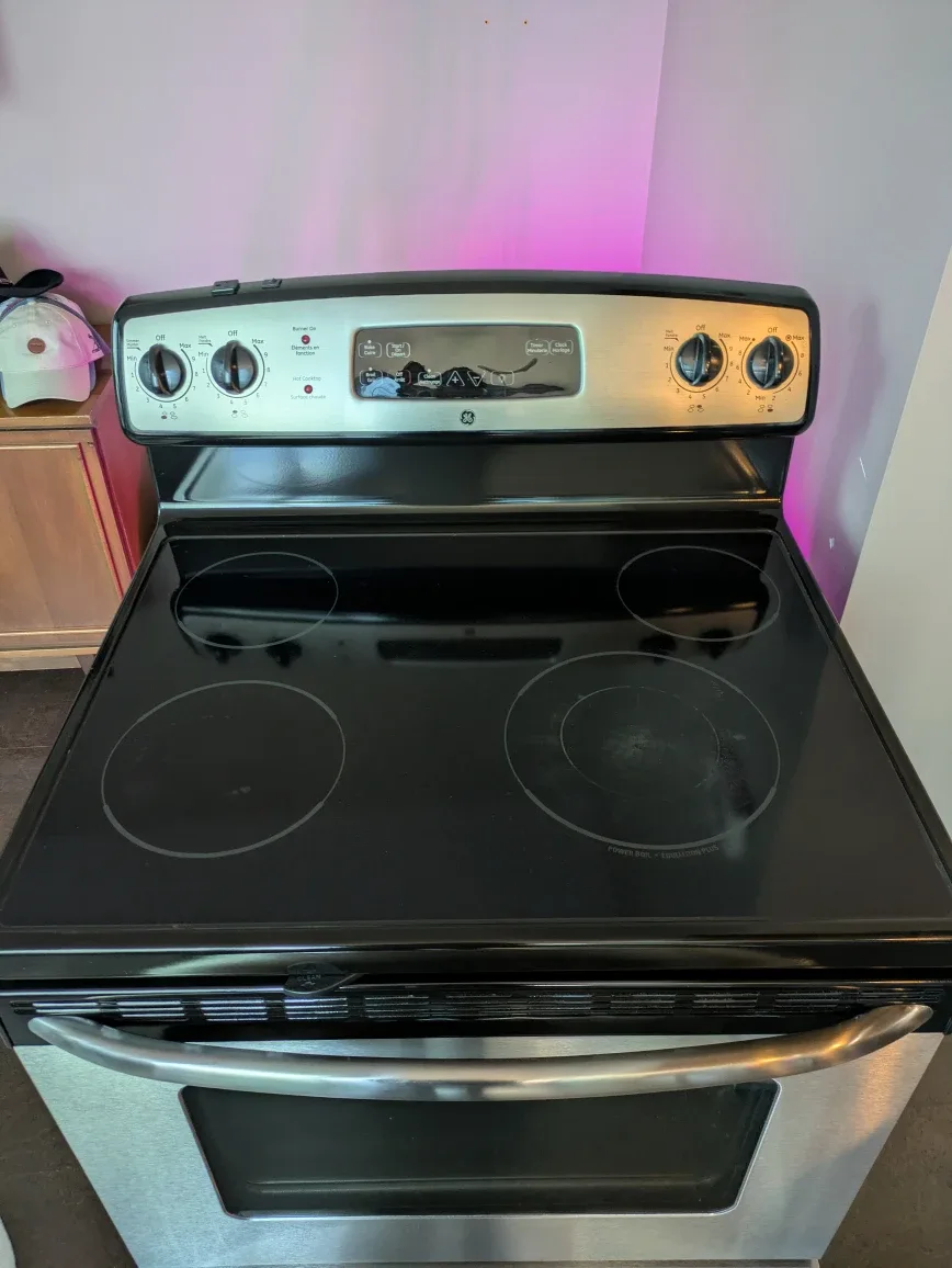 GE Electric Range - Stainless Steel (stove with oven) image indicator(4)