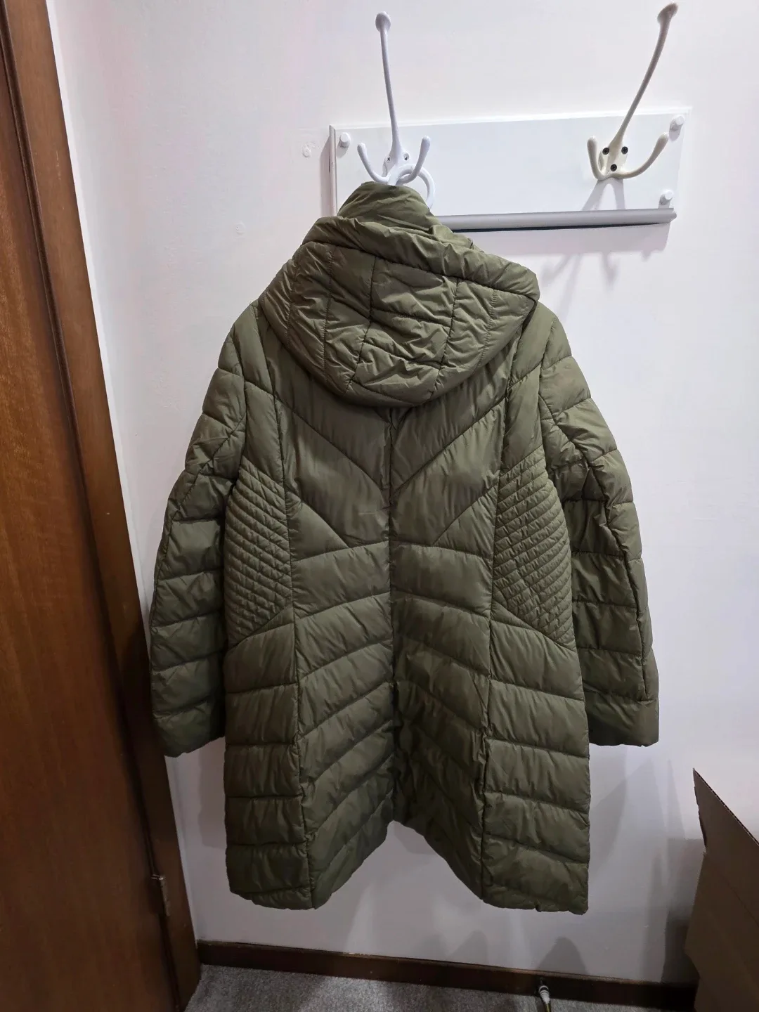 Women’s Winter Puffer Jacket – Size XL image indicator(2)