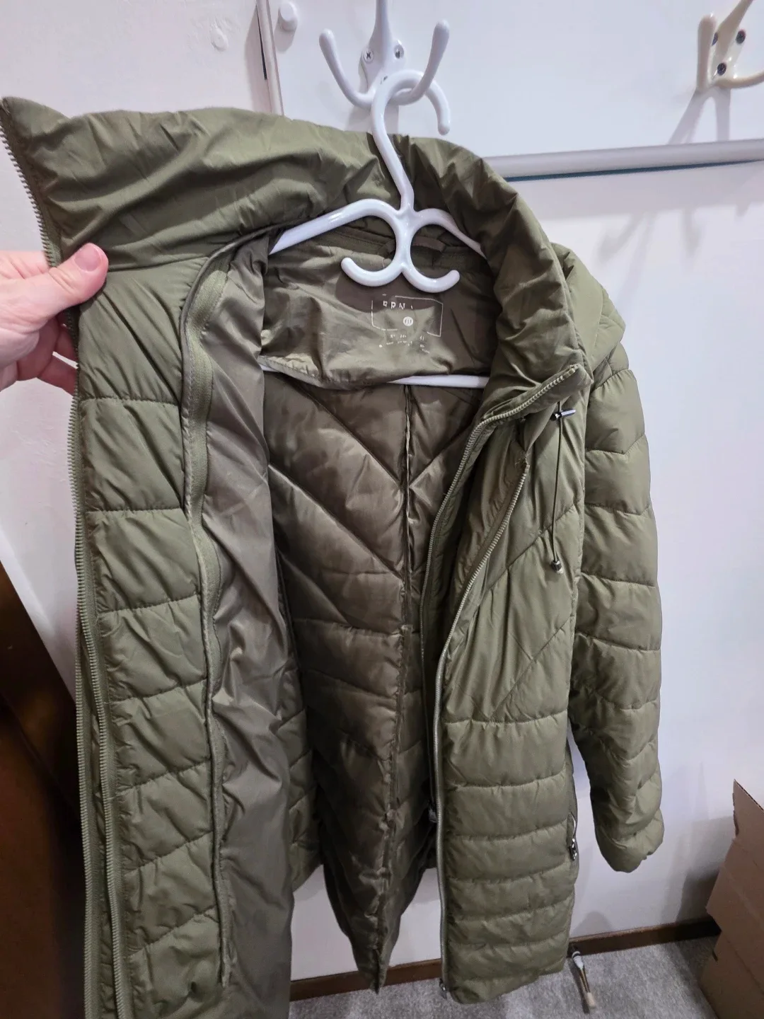 Women’s Winter Puffer Jacket – Size XL image indicator(4)