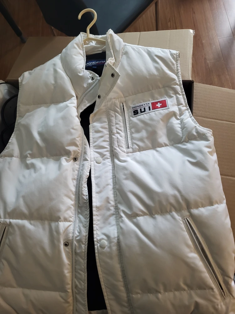 Mondetta Sport White Puffer Vest - Size M