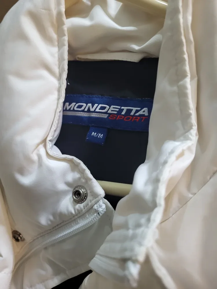 Mondetta Sport White Puffer Vest - Size M image indicator(2)
