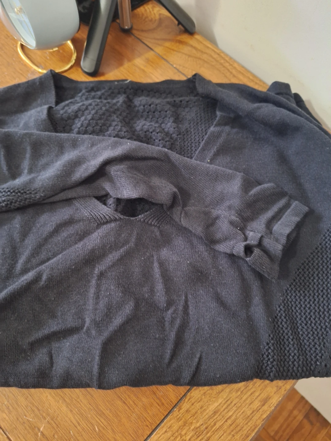 Lululemon Black Sweater - photo 2