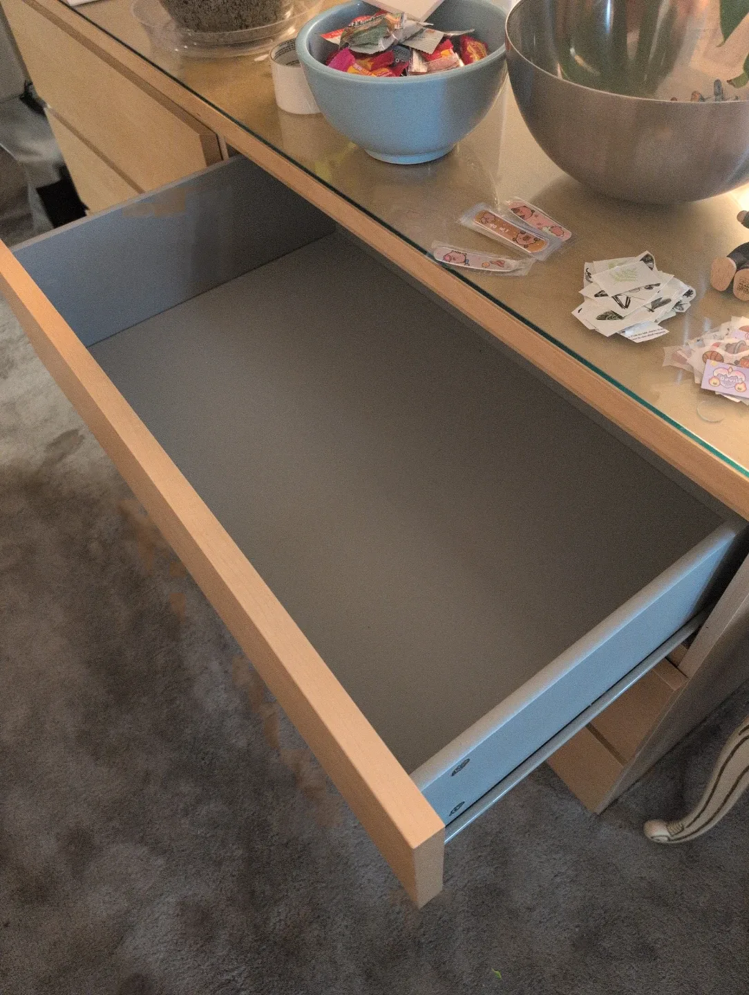 IKEA Hemnes Dresser Glass Top image indicator(2)