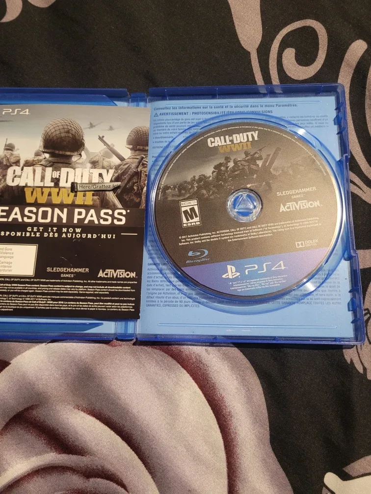 Call of Duty WWII - PS4 Game image indicator(2)