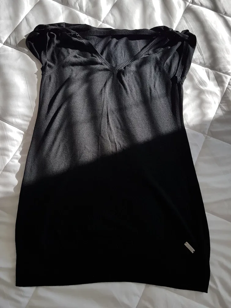 BCBGMAXAZRIA Black Top - Size L