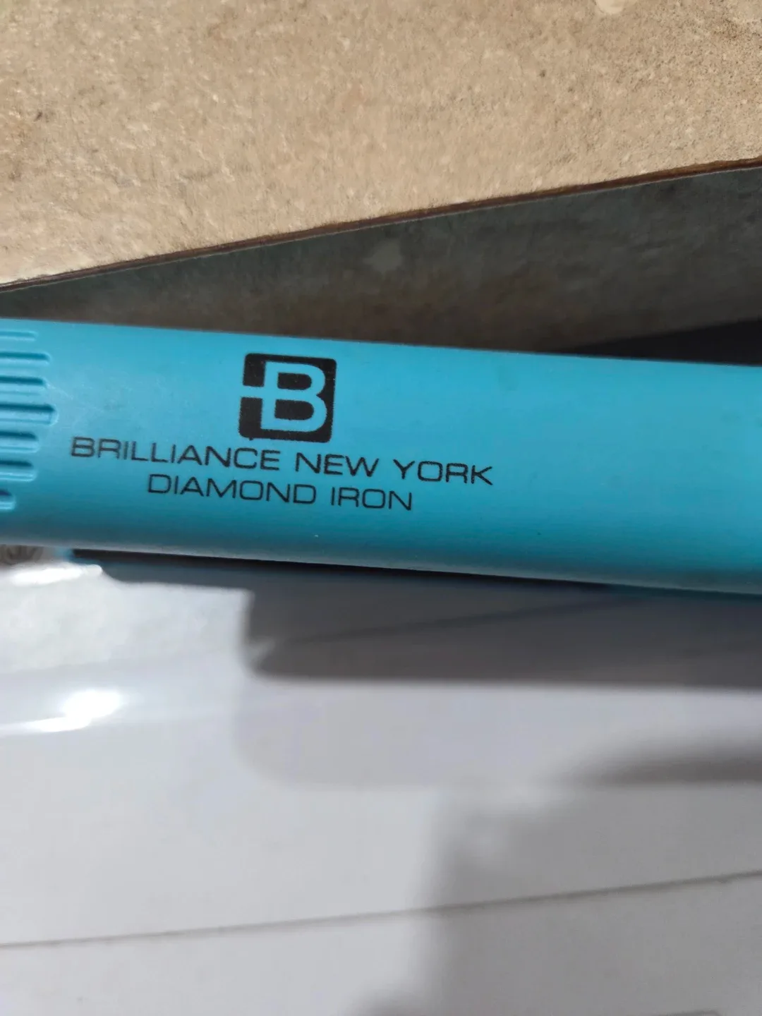 Brilliance New York Diamond Iron & Infinity Gold Brush image indicator(4)