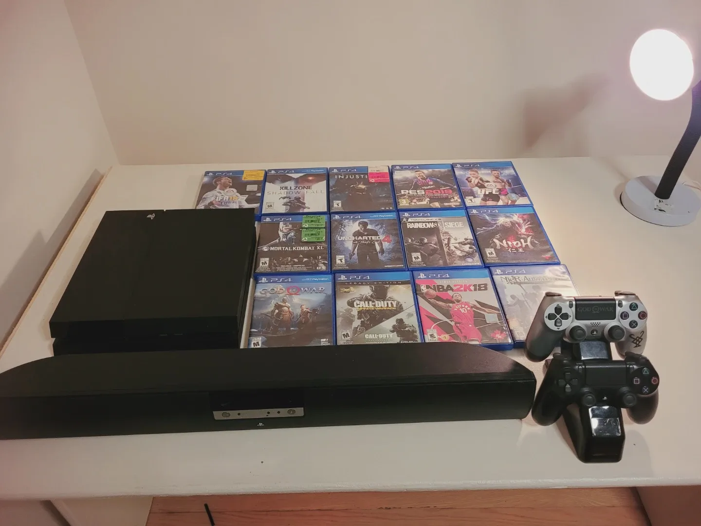 PS4 Console, Games & Controllers BUNDLE image indicator(2)