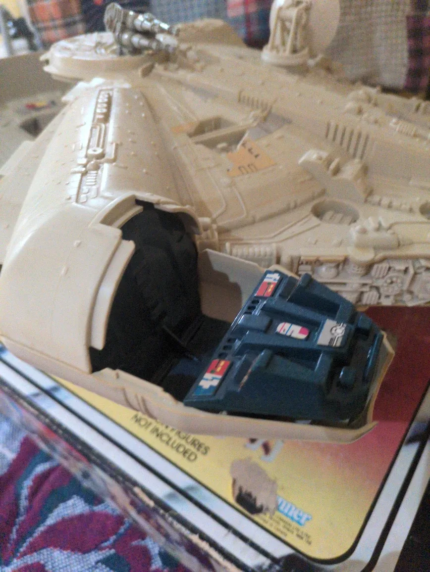 Vintage Star Wars Millennium Falcon Spaceship image indicator(6)