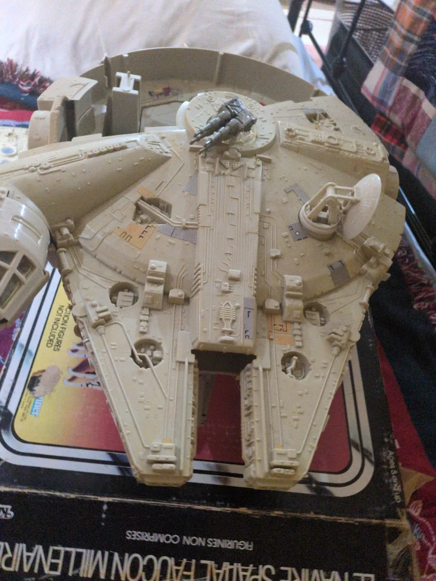 Vintage Star Wars Millennium Falcon Spaceship image indicator(7)