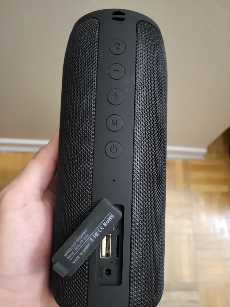 ZEALOT S51 Portable Wireless Speaker - Like New! image indicator(2)