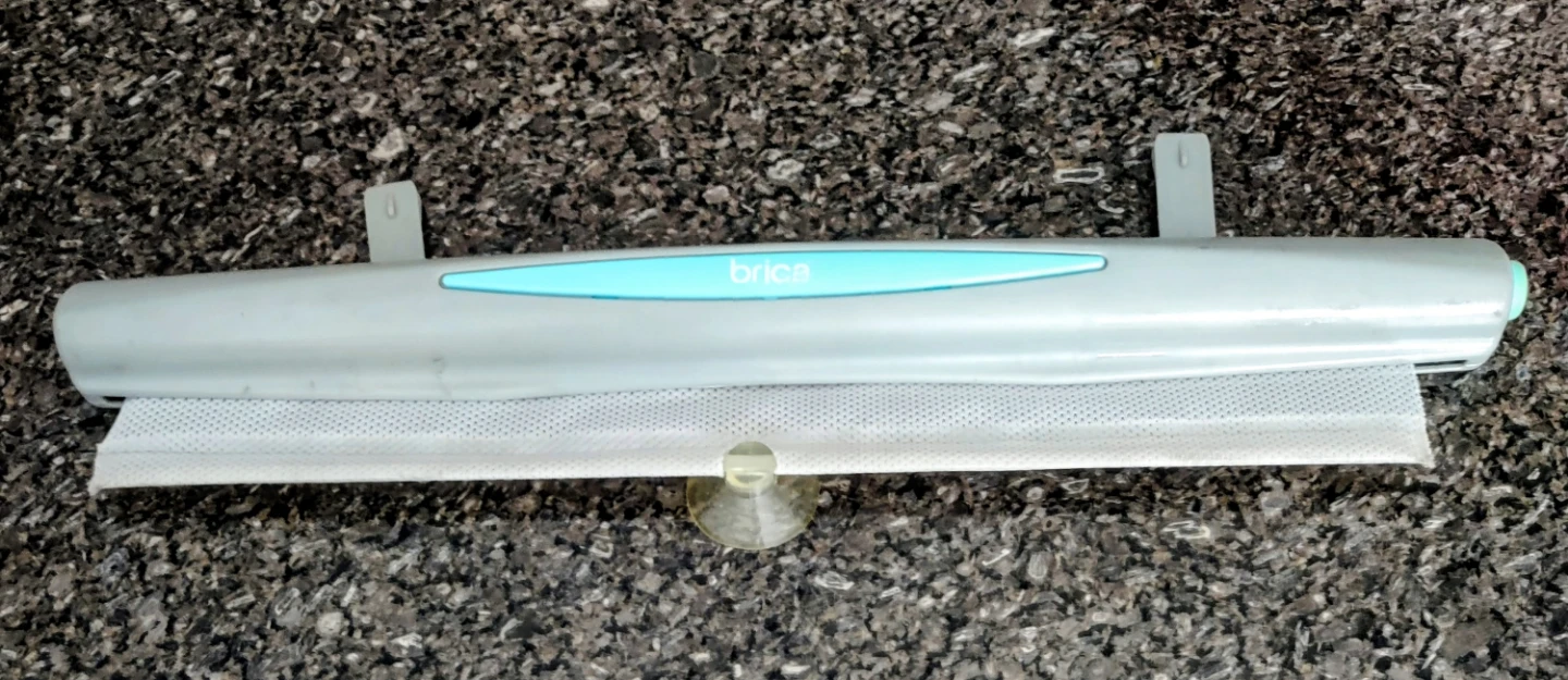 Brica White Retractable Car Window Shade - photo 2