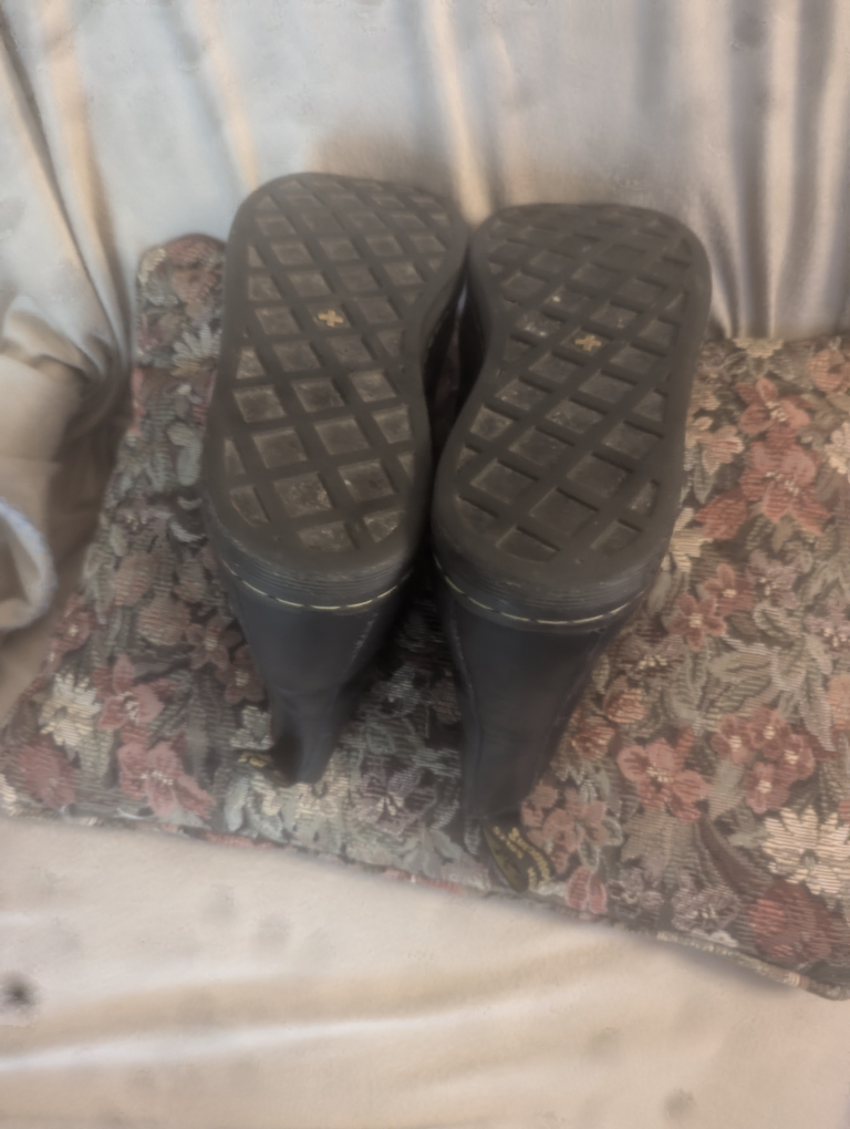 Dr. Martens Black Boots - US Size 8 - photo 5