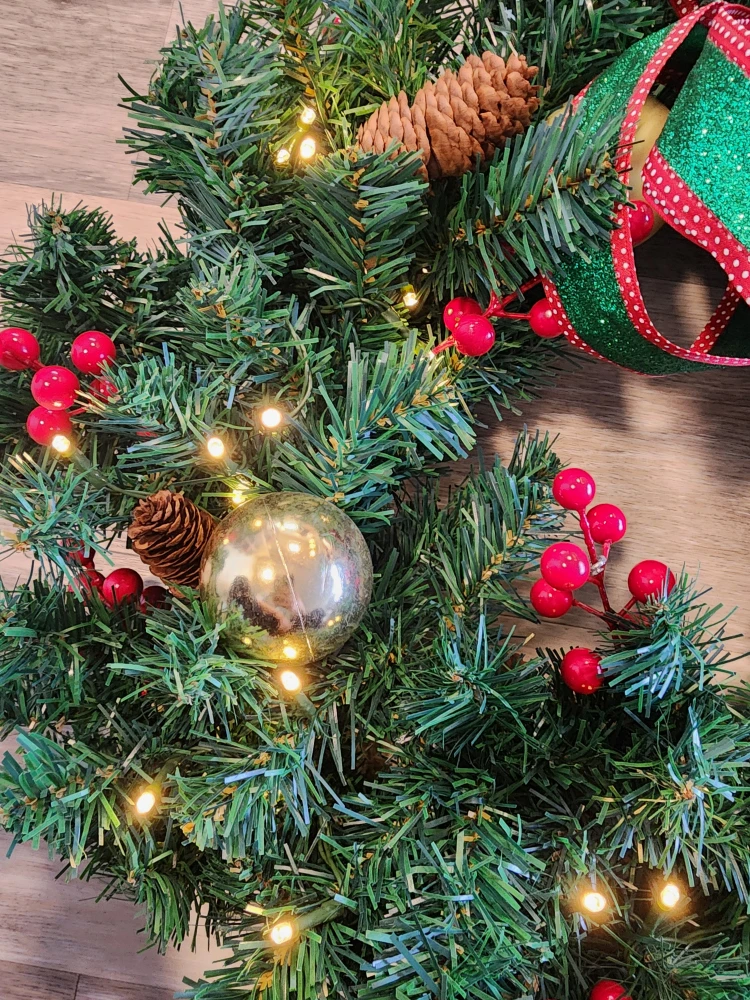 Christmas Wreath with Lights & Ornaments - photo 3