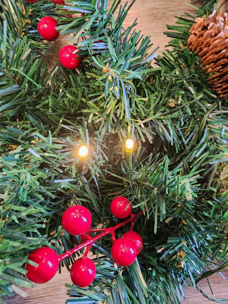 Christmas Wreath with Lights & Ornaments - photo 5