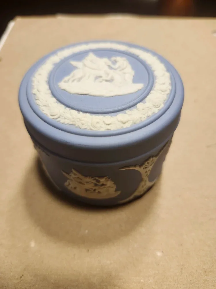 Wedgwood Jasperware Blue Trinket Box image indicator(3)
