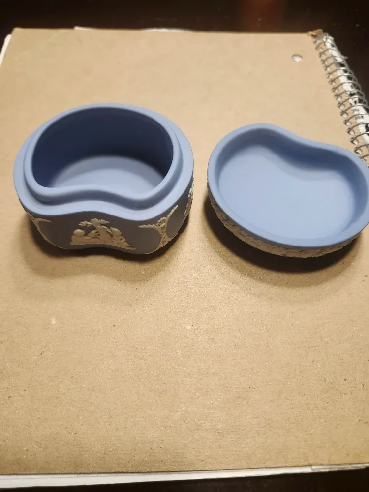 Wedgwood Jasperware Blue Trinket Box image indicator(8)