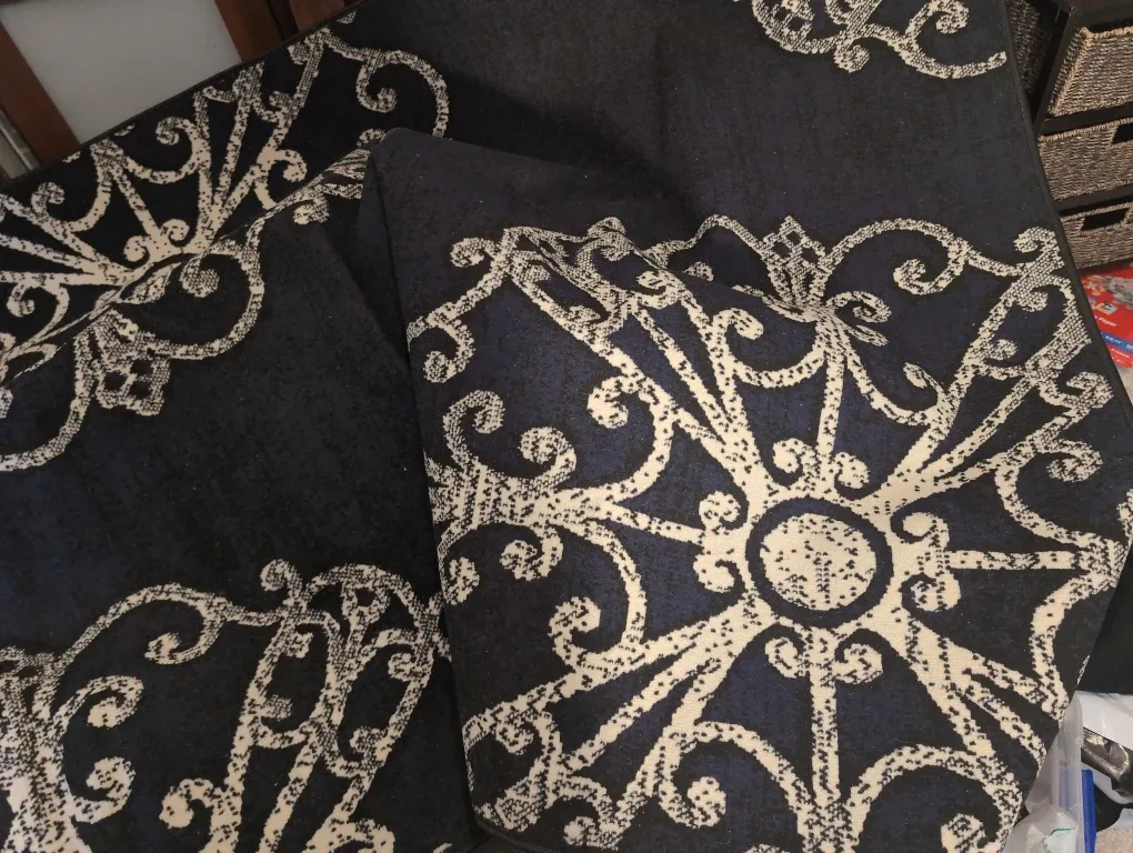 Black & Beige Patterned Area Rug image indicator(2)