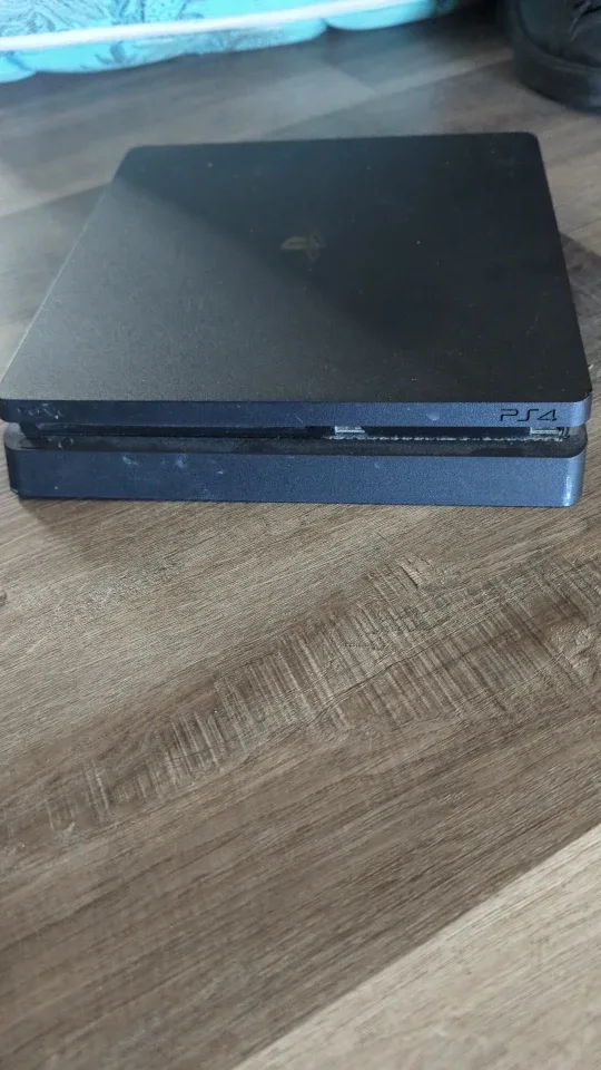 PlayStation 4 (PS4) with 3 Controllers image indicator(2)