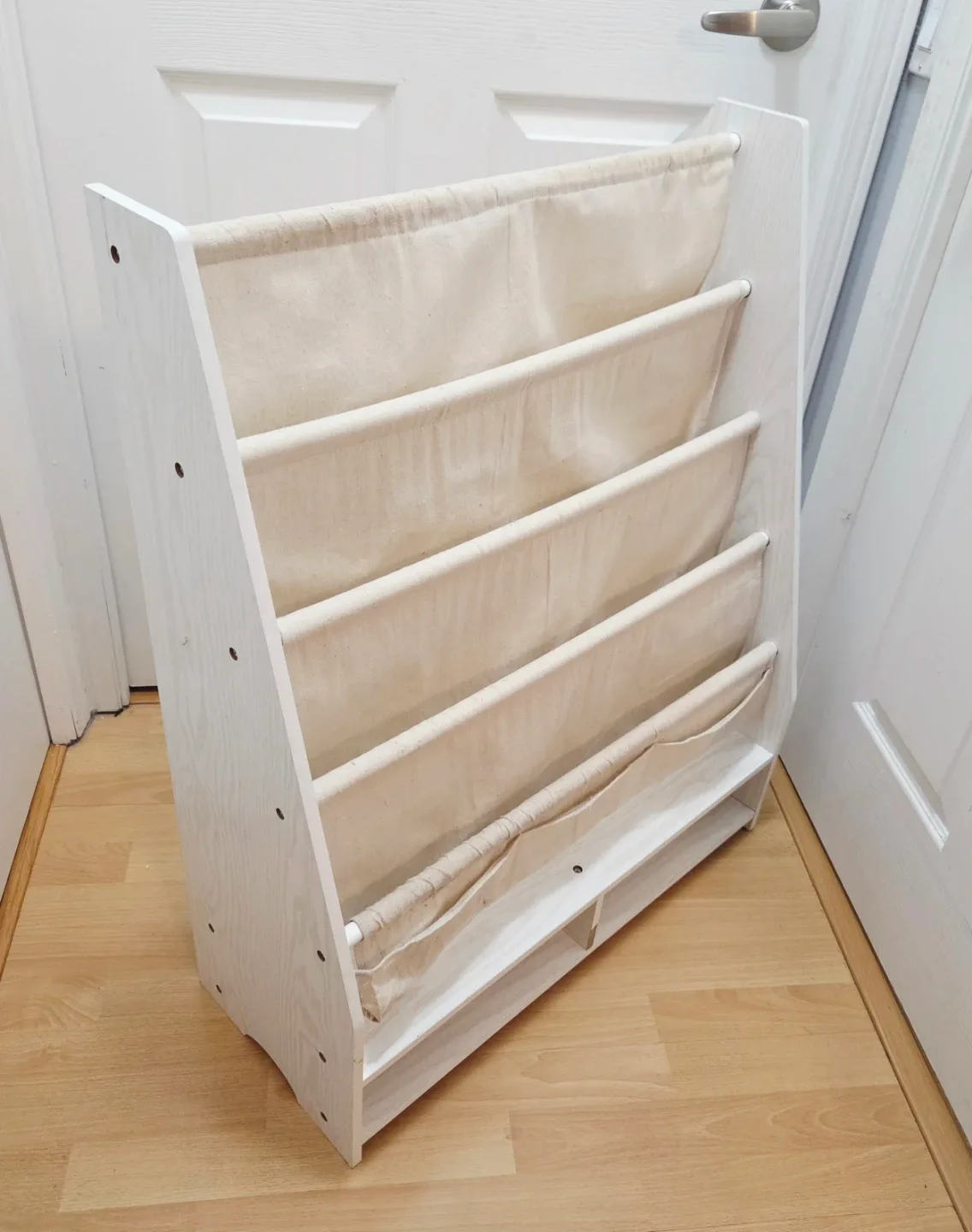 Kids White Sling Bookshelf image indicator(3)