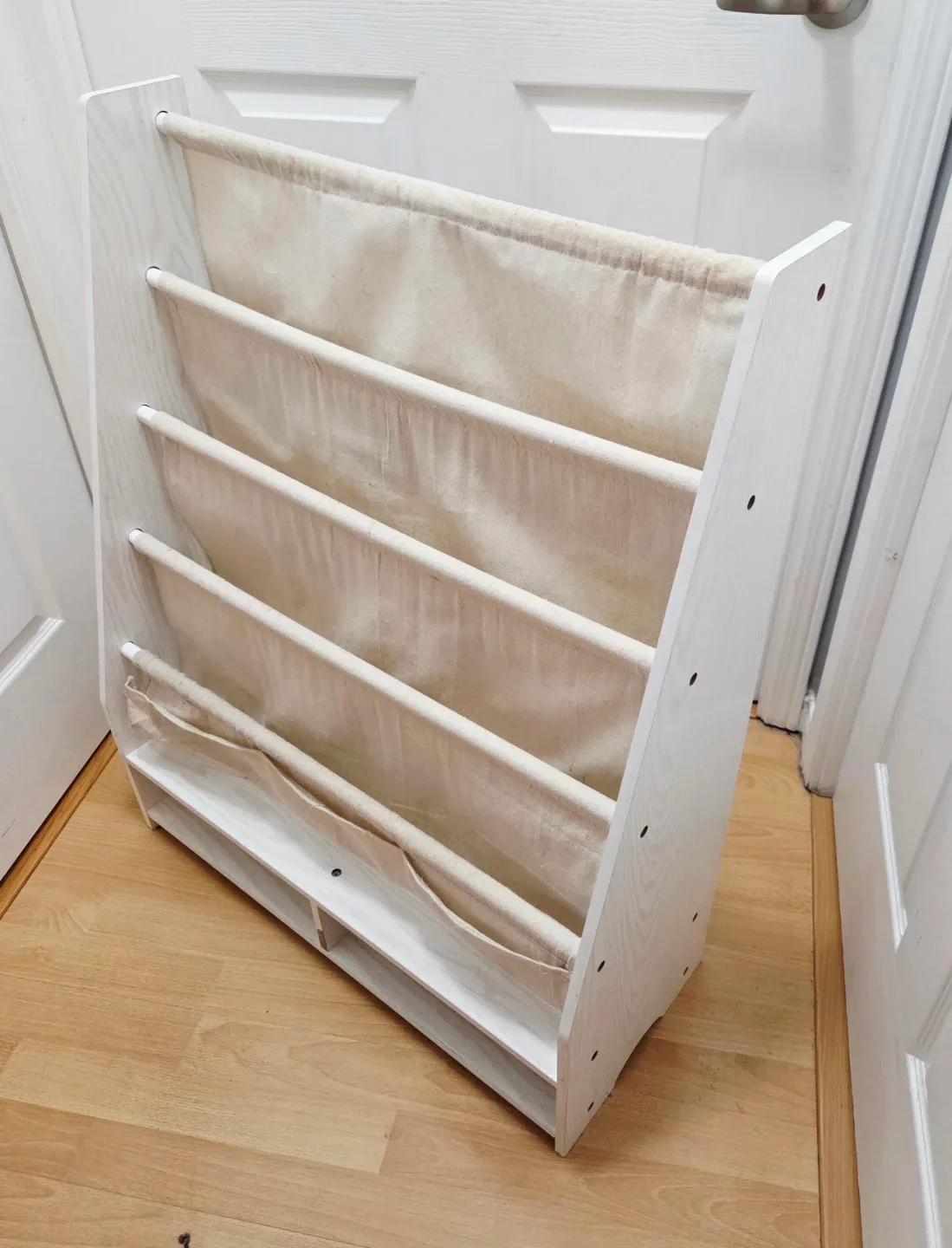 Kids White Sling Bookshelf image indicator(4)