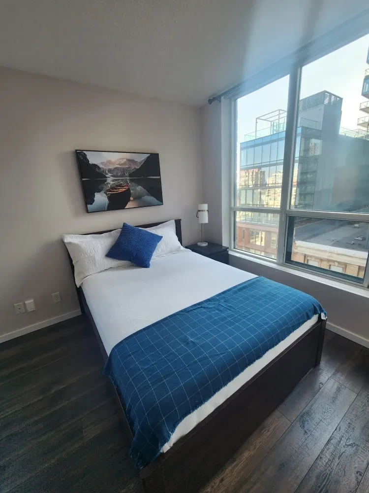 Downtown Room King St December 1st image indicator(2)