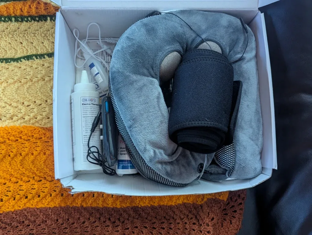 Dr-Ho's Neck Comforter & Homedics Massager image indicator(2)