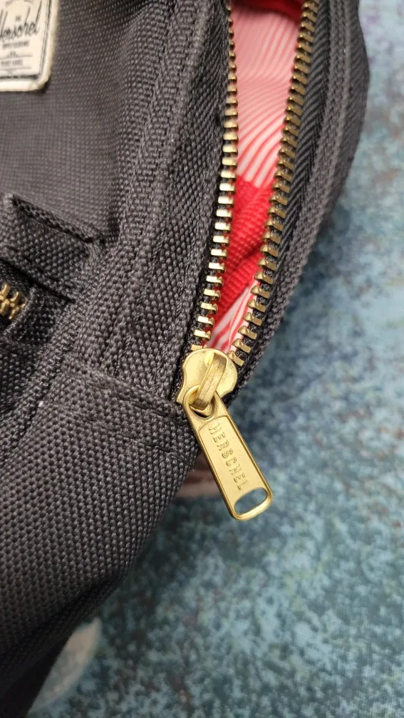 Herschel Crossbody Bag image indicator(3)